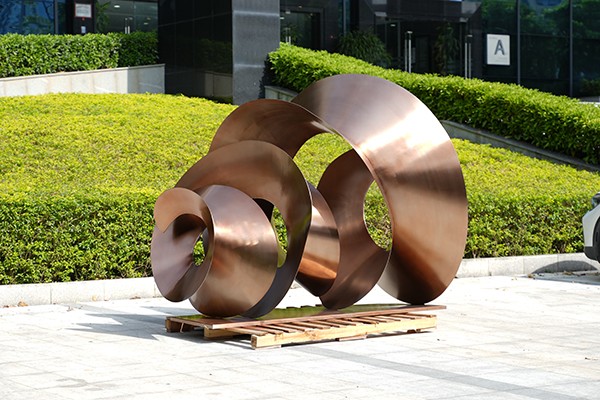 Elegant Spiral Stainless Steel Sculpture | Modern Art for Outdoor & Indoor Spaces